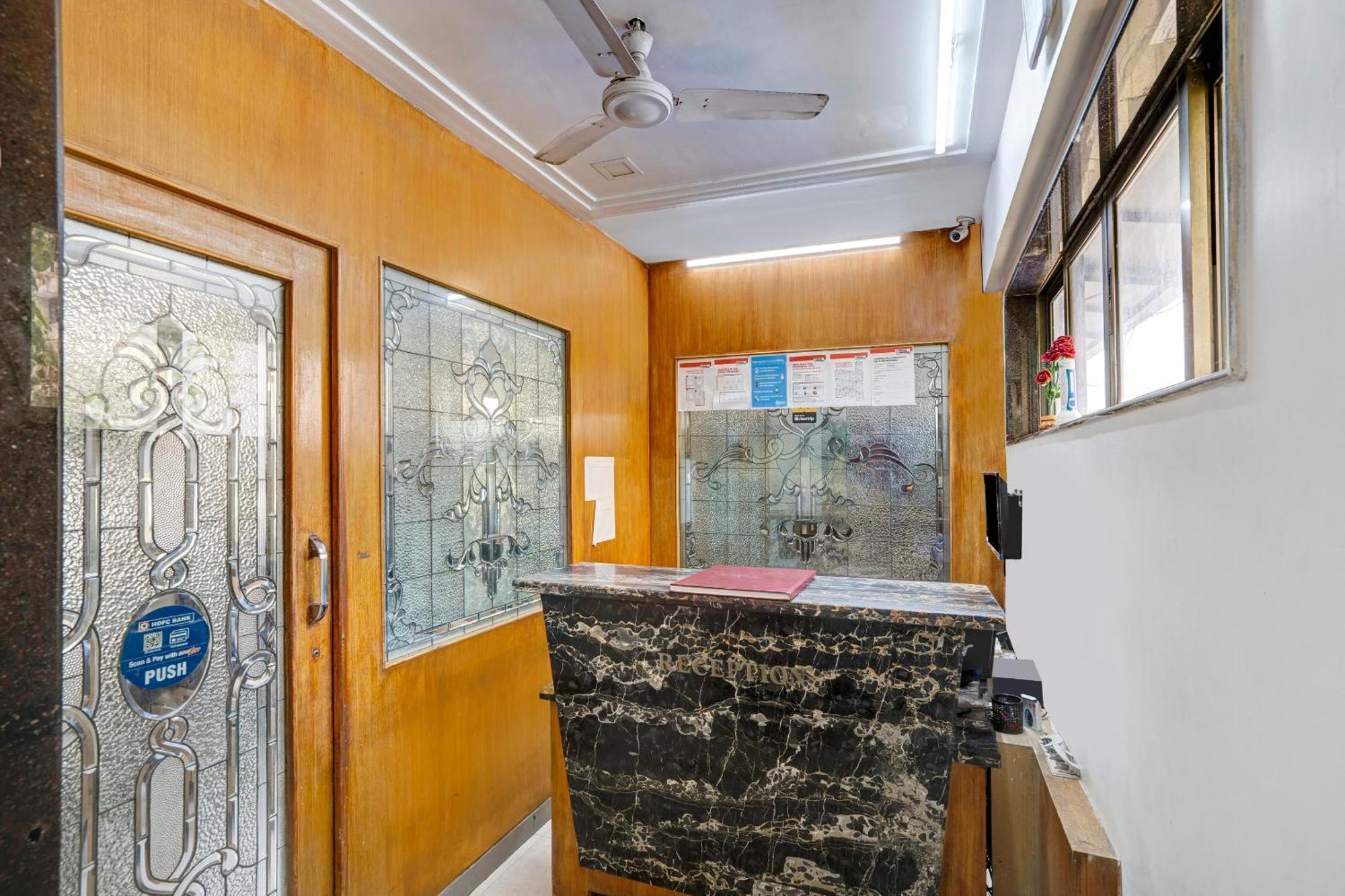 Hotel O Delight Inn Near Andheri Railway Station Bombay Extérieur photo